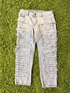 Light Wash Distressed Detail Jeans